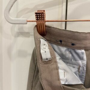 Vineyard Vines Boys Performance Khaki size 7